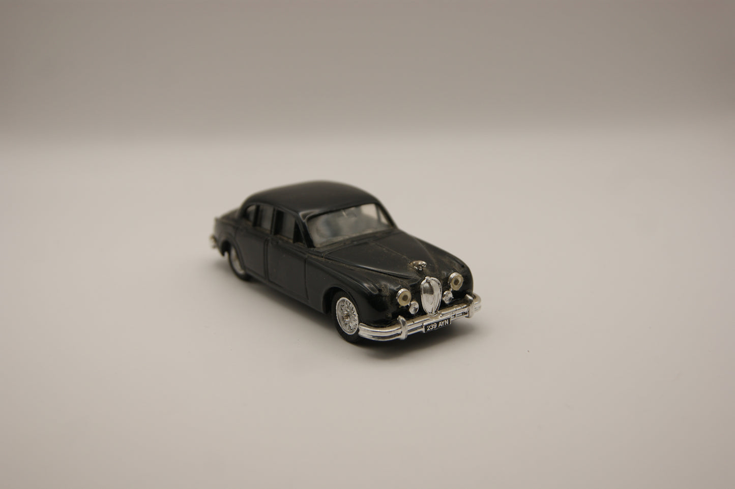 Corgi Classics C700/3 Jaguar MK II 1959 Schwarz 1:43 Modellauto ohne OVP