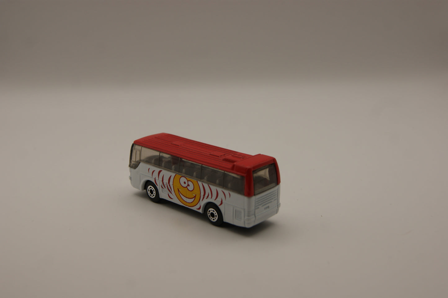 Matchbox MB170 Ikarus Coach Reisebus Smiley Weiß Rot 1:140 Vintage