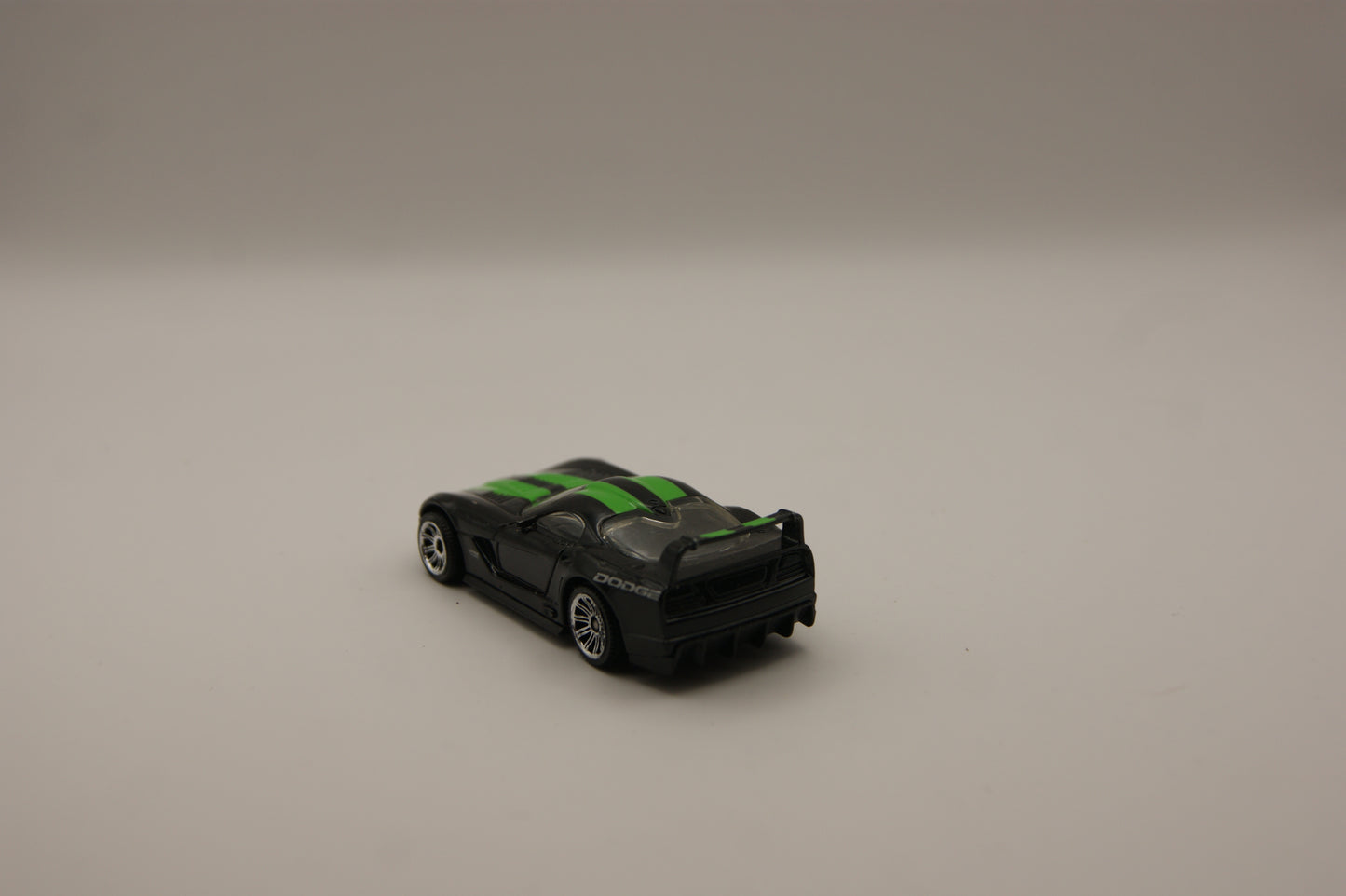 Matchbox MB517 Dodge Viper GTS-R Schwarz Grün Nr. 22 2009 Modellauto lose