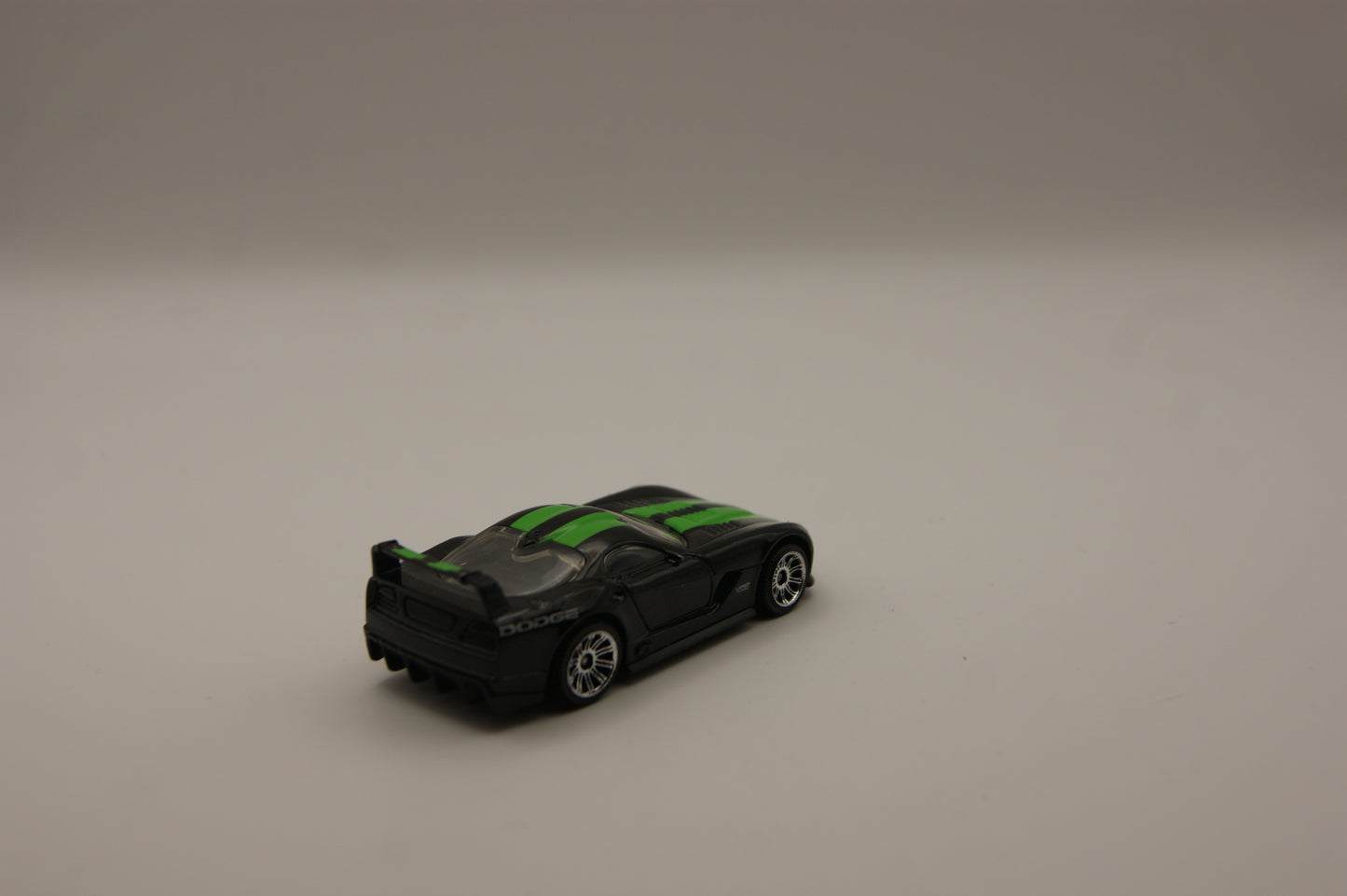 Matchbox MB517 Dodge Viper GTS-R Schwarz Grün Nr. 22 2009 Modellauto lose