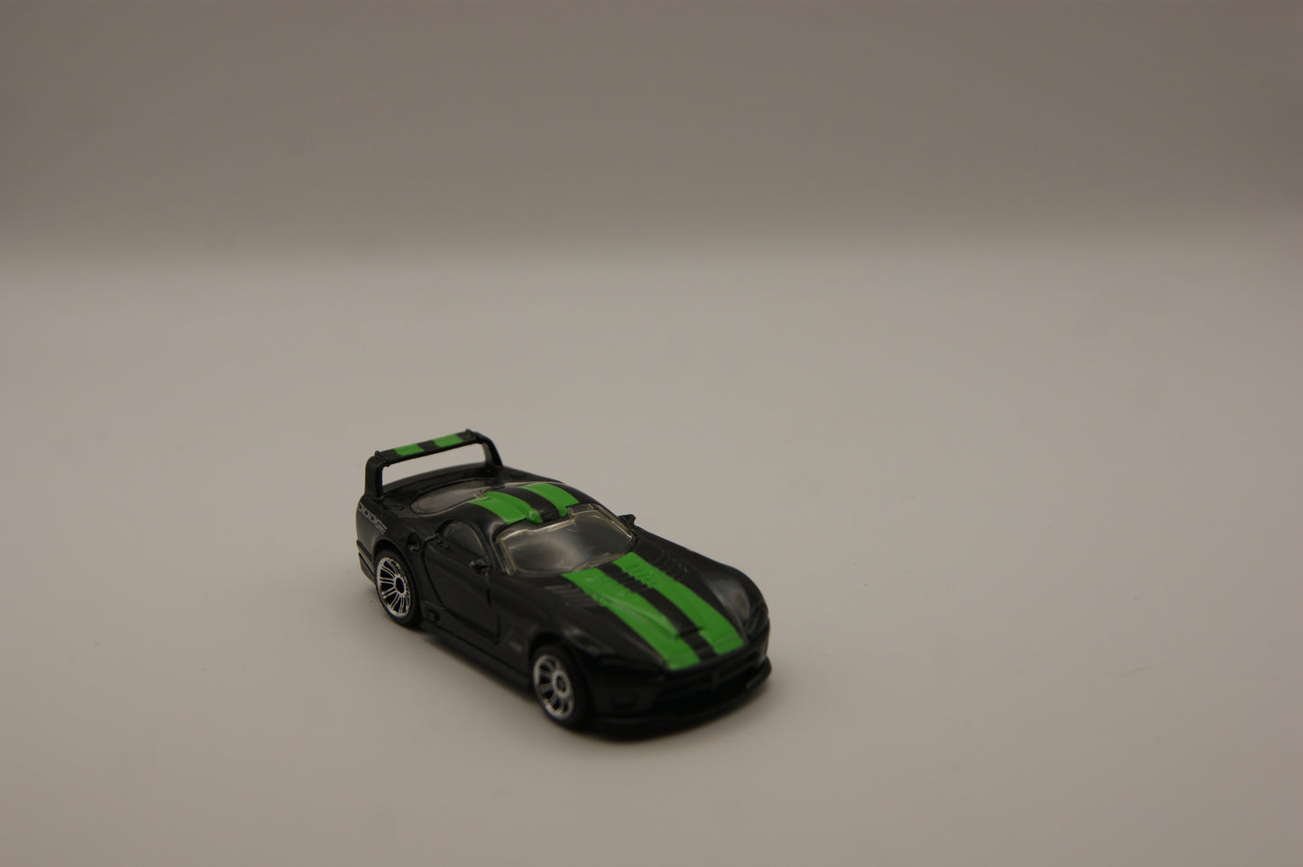 Matchbox MB517 Dodge Viper GTS-R Schwarz Grün Nr. 22 2009 Modellauto lose