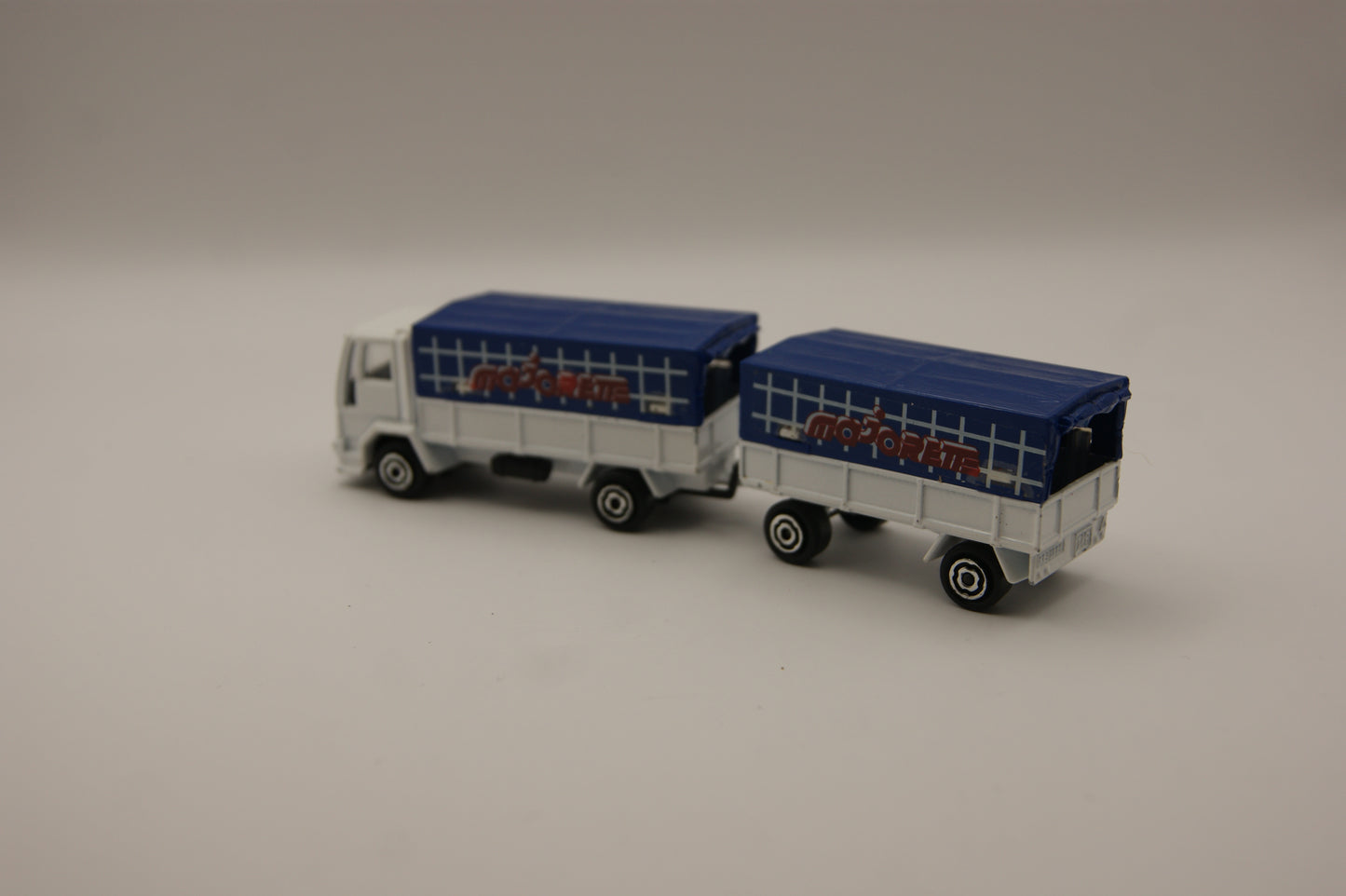 Majorette Majo-Teams LKW mit Anhänger weiß blau Vintage Modell lose