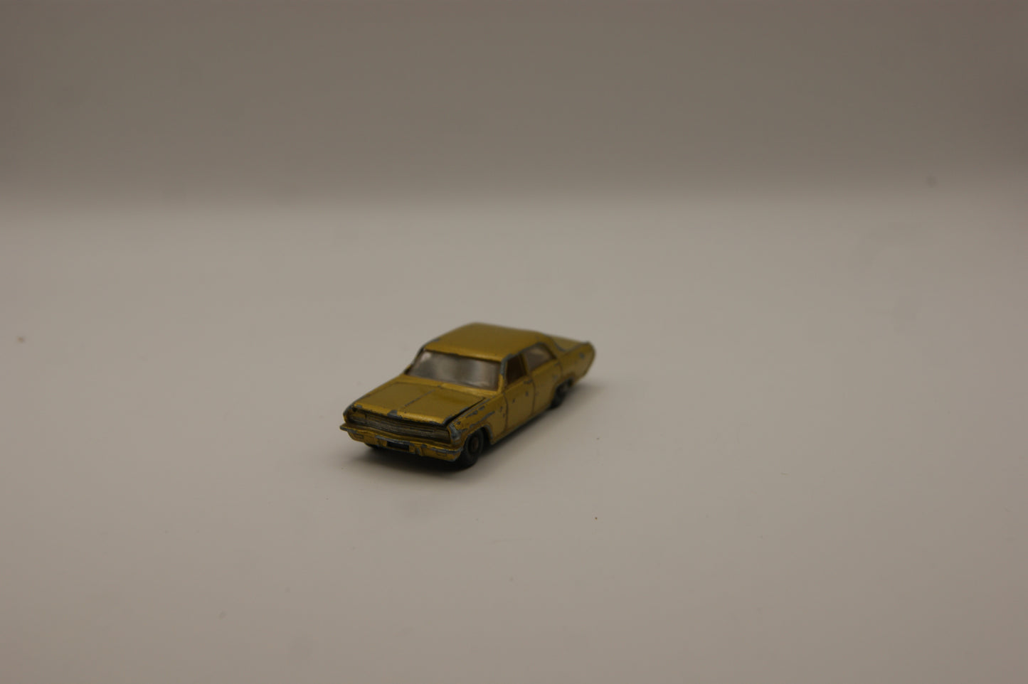 Matchbox Lesney No. 36 Opel Diplomat gold Regular Wheels Vintage