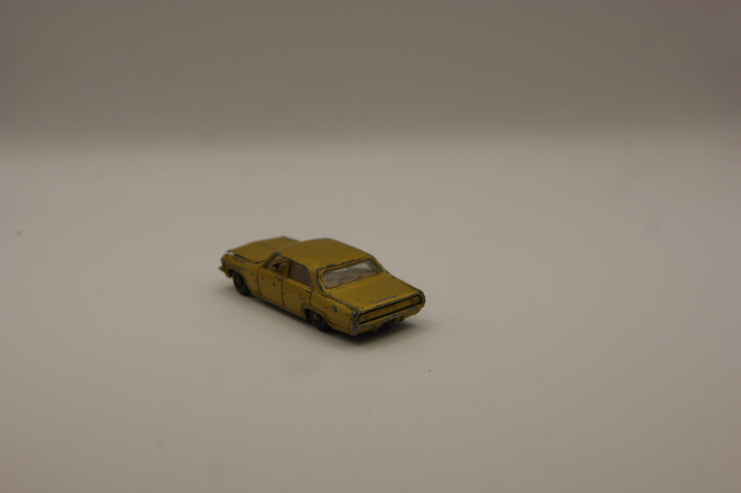 Matchbox Lesney No. 36 Opel Diplomat gold Regular Wheels Vintage