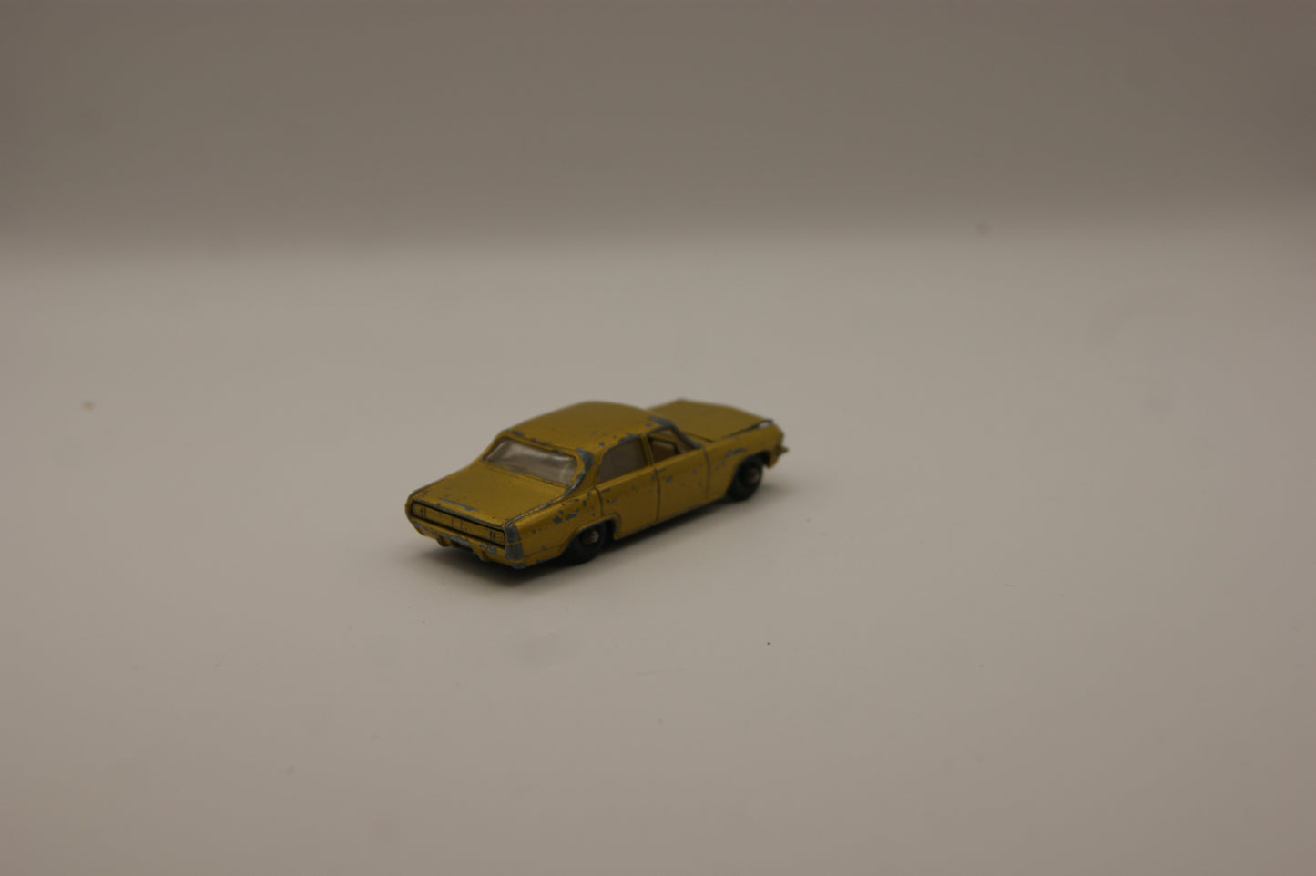 Matchbox Lesney No. 36 Opel Diplomat gold Regular Wheels Vintage
