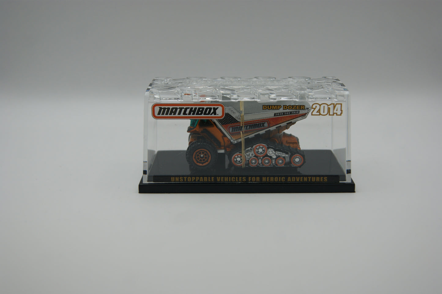 Matchbox 2014 Toy Fair Exclusive Dump Dozer Vitrinenbox mit Umkarton Rarität