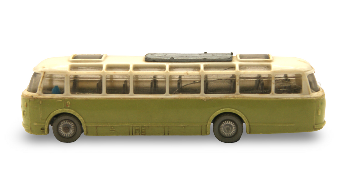 Setra S8 Reisebus Grün Creme 1:87 H0 – stark gebraucht – Hersteller unbekannt