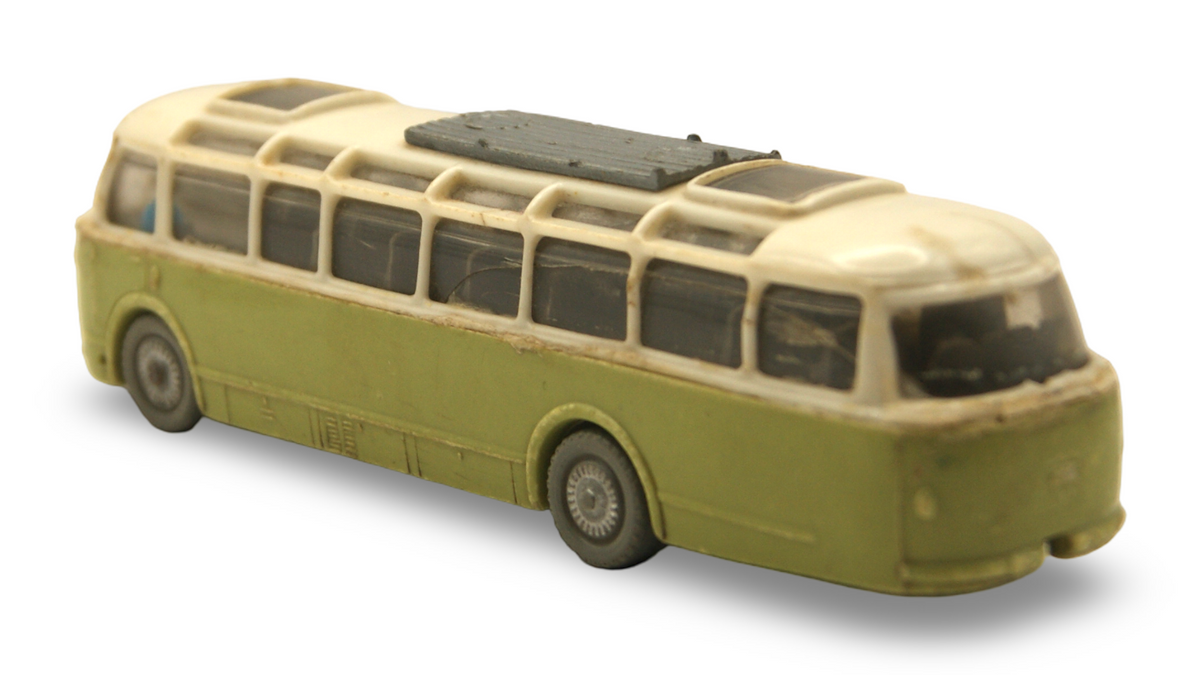 Setra S8 Reisebus Grün Creme 1:87 H0 – stark gebraucht – Hersteller unbekannt