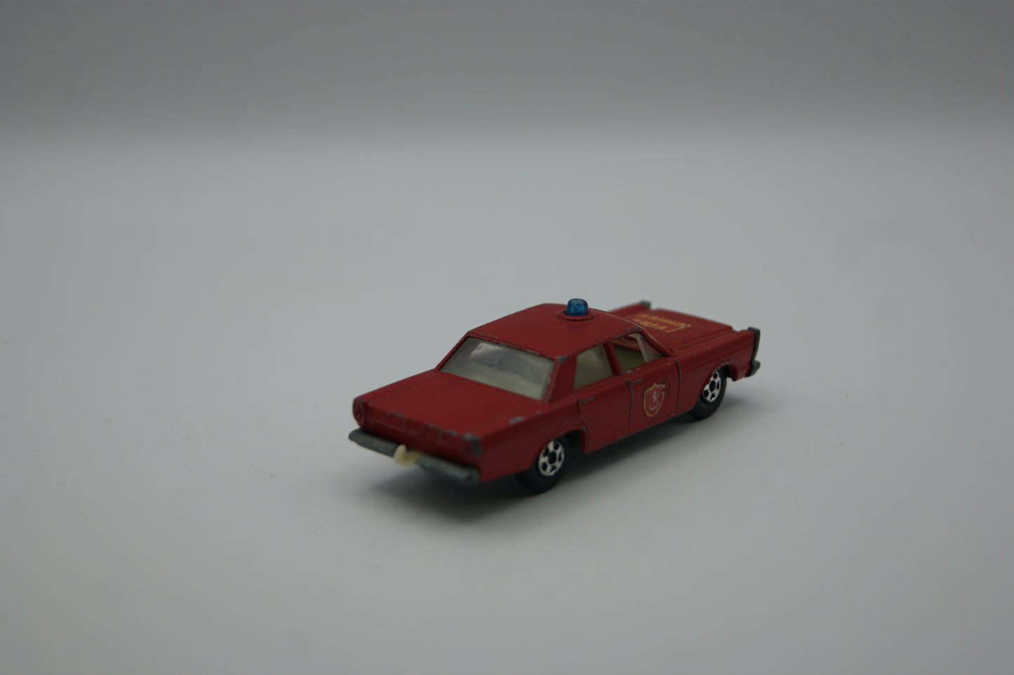 Matchbox Superfast No. 59 Mercury Park Lane Fire Chief rot Lesney England