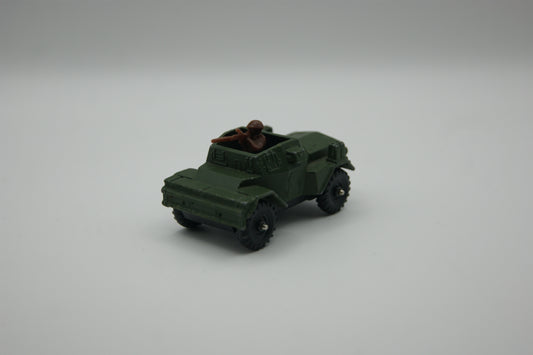 Corgi Juniors No. 84 Daimler Scout Car Militär grün mit Soldat Vintage