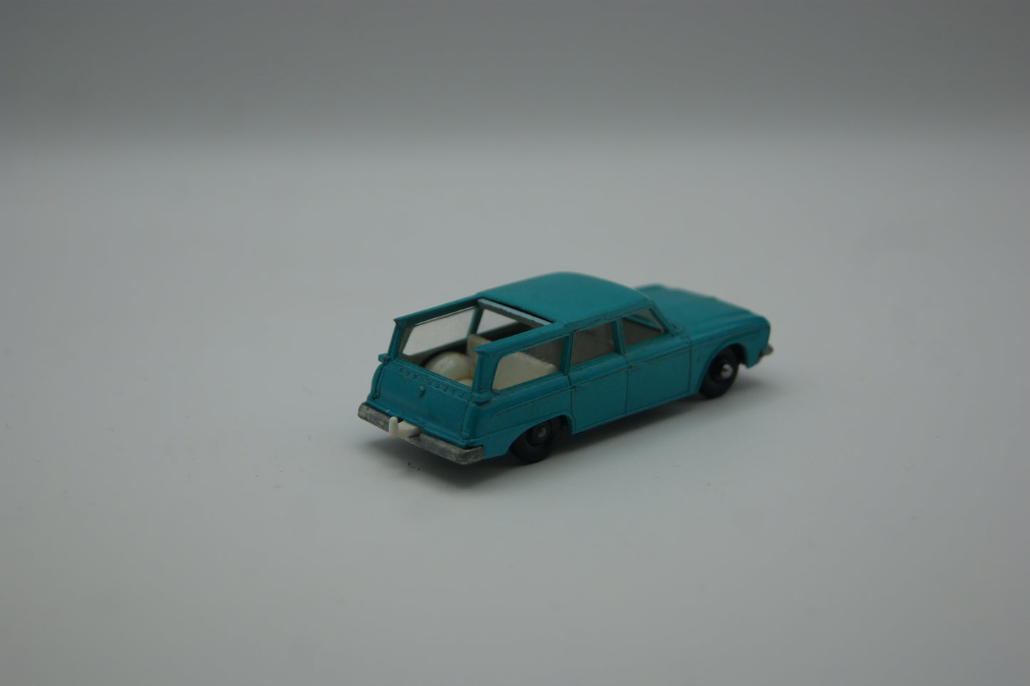 Matchbox Lesney No. 42 Studebaker Lark Wagonaire blau Schiebedach England