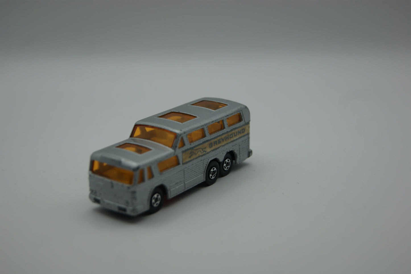 Matchbox Superfast No. 66 Greyhound Coach GMC Scenicruiser Lesney England