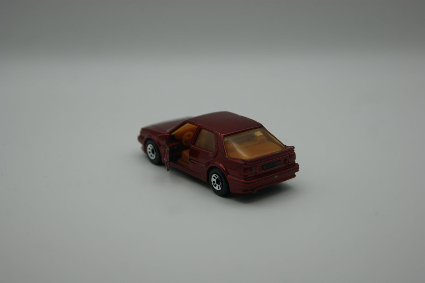 Matchbox Saab 9000 Turbo weinrot 1987 Nr. 22h 1:60 Türen zum Öffnen