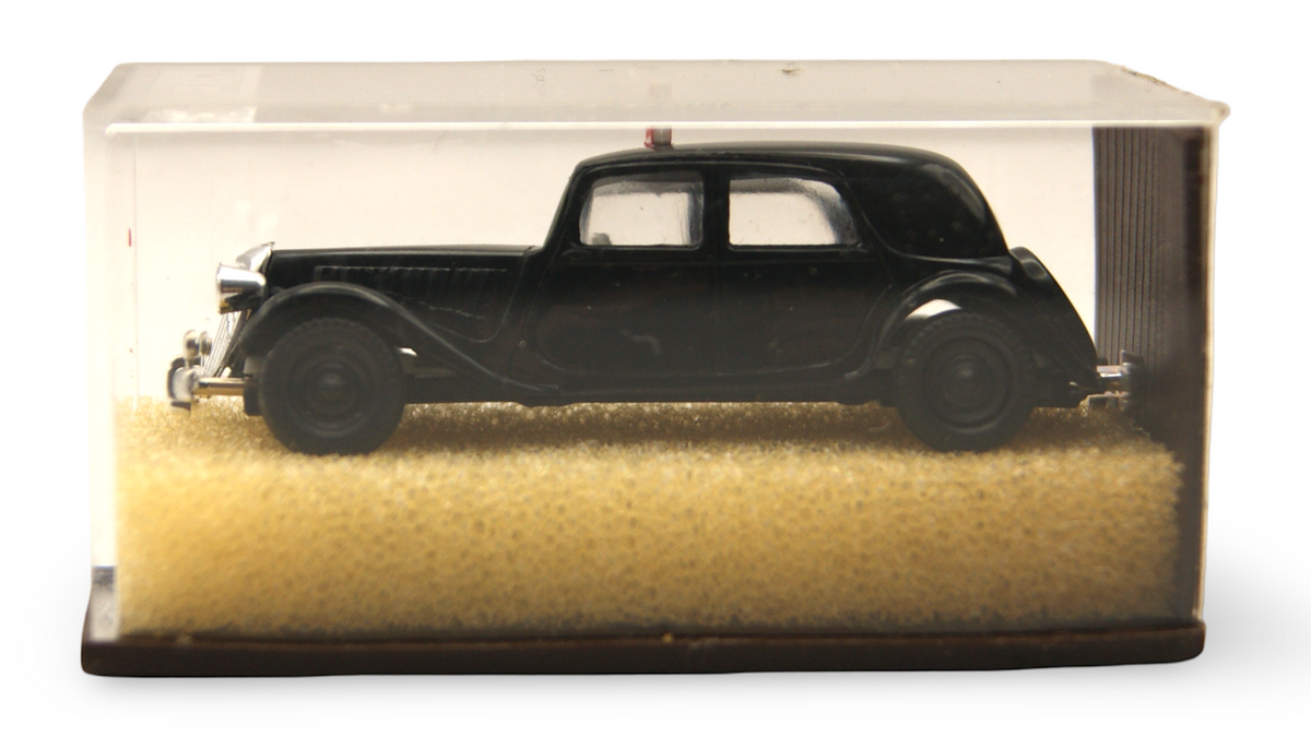 Brekina Citroën 15 Six Traction Avant Taxi Paris Schwarz 1:87 H0 – guter Zustand