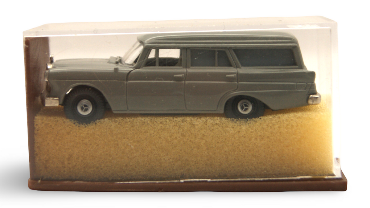 Brekina Mercedes-Benz 190c Universal Kombi Grau 1:87 H0 – guter Zustand