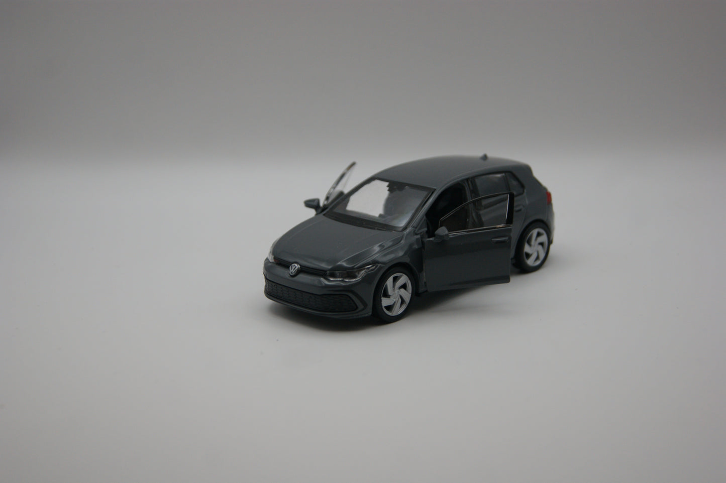 Welly VW Golf 8 GTI Grau Modellauto 1:38 Türen zum Öffnen