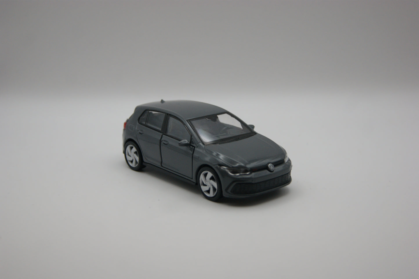 Welly VW Golf 8 GTI Grau Modellauto 1:38 Türen zum Öffnen