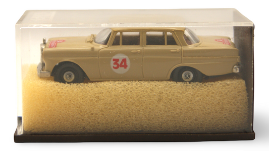 Brekina Mercedes-Benz 220 SE Heckflosse Nr. 34 1:87 H0 Beige in Vitrine