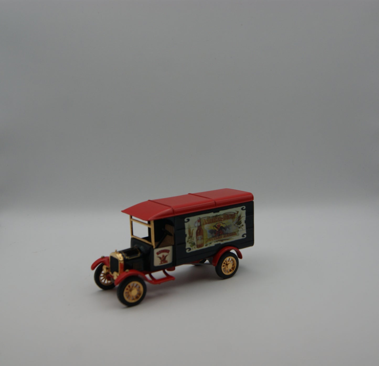 Matchbox Collectibles Budweiser 1926 Ford Model TT YVT03-M 1:43 OVP Zertifikat