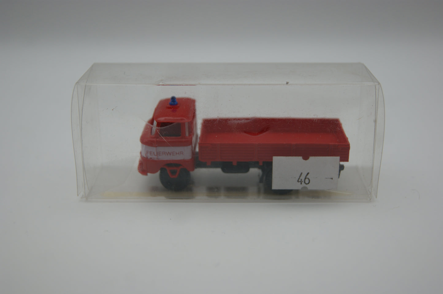 Espewe IFA W50 L Feuerwehr Pritschen-LKW DDR 1:87 H0 rot Vitrine