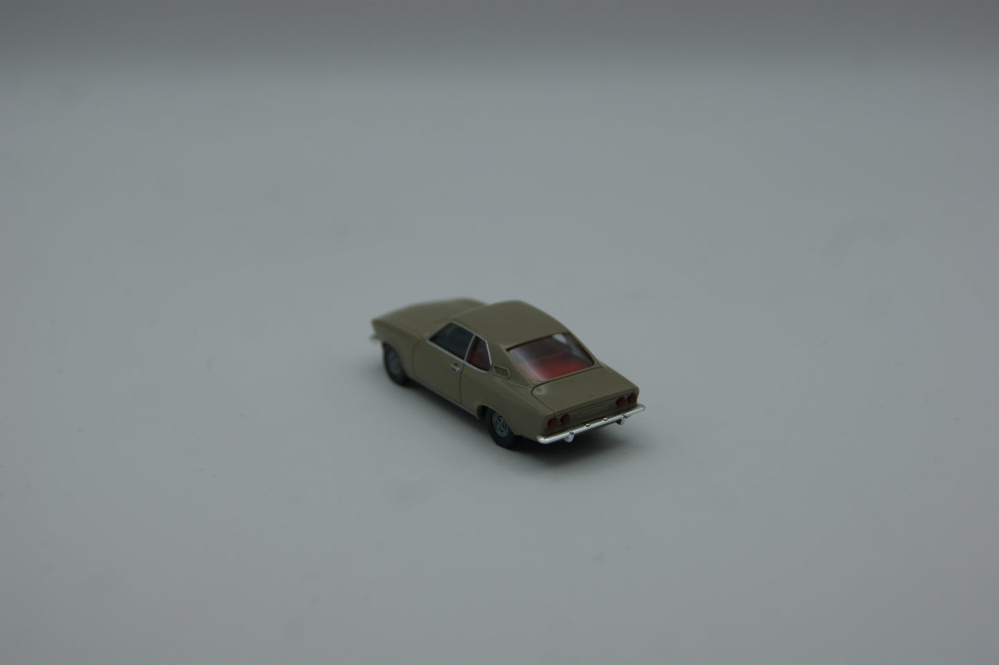 Wiking 8270123 Opel Manta A graubeige 1:87 H0 Oldtimer OVP