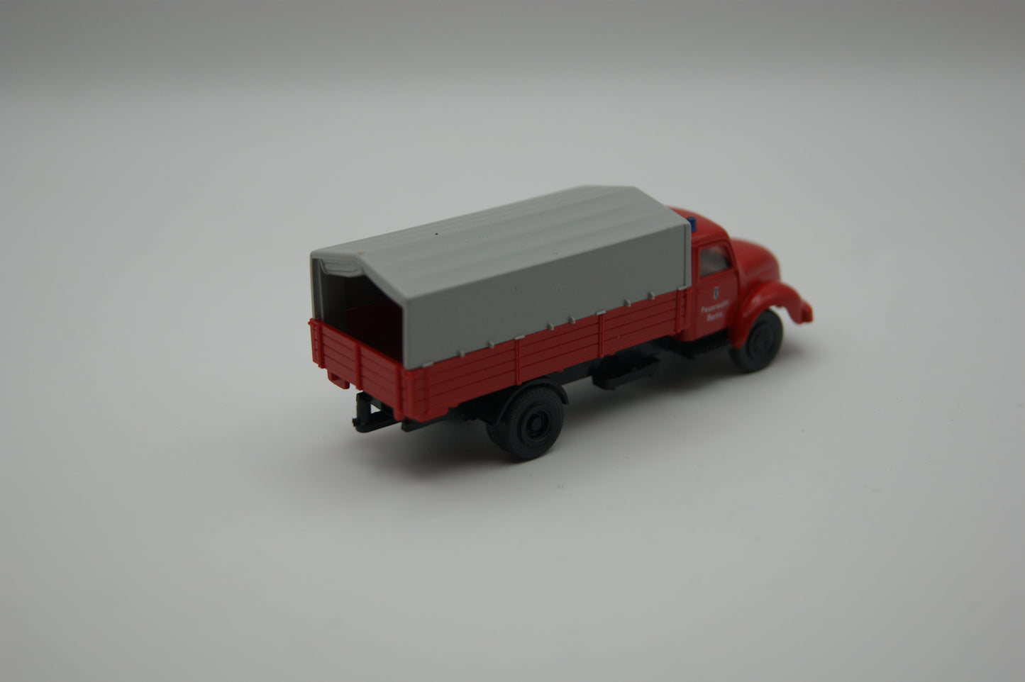 s.e.s. 14950003 Magirus Feuerwehr Berlin Pritsche Plane 1:87 H0 OVP