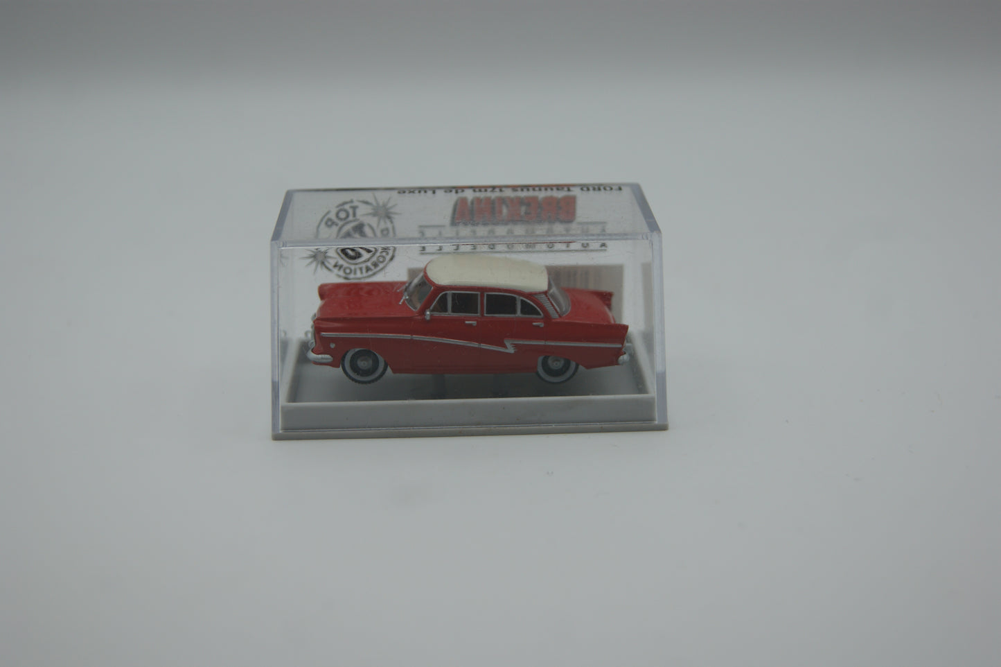 Brekina 19052 Ford Taunus 17M de Luxe rot weiß 1:87 H0 OVP
