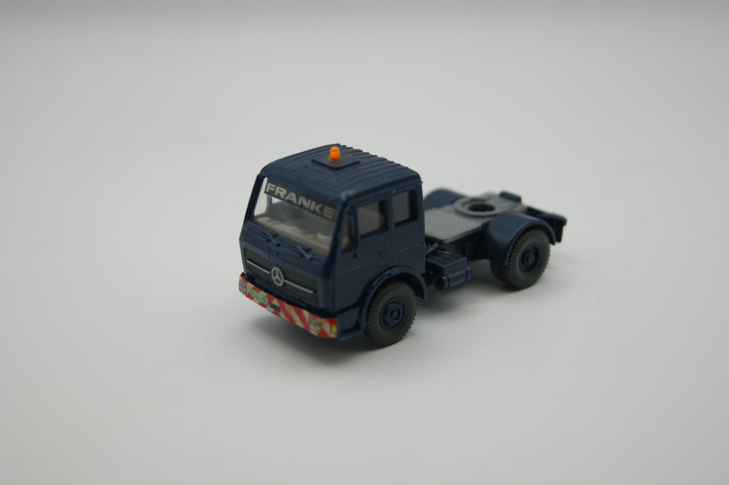Herpa Mercedes NG Schwerlast Zugmaschine FRANKE blau 1:87 H0