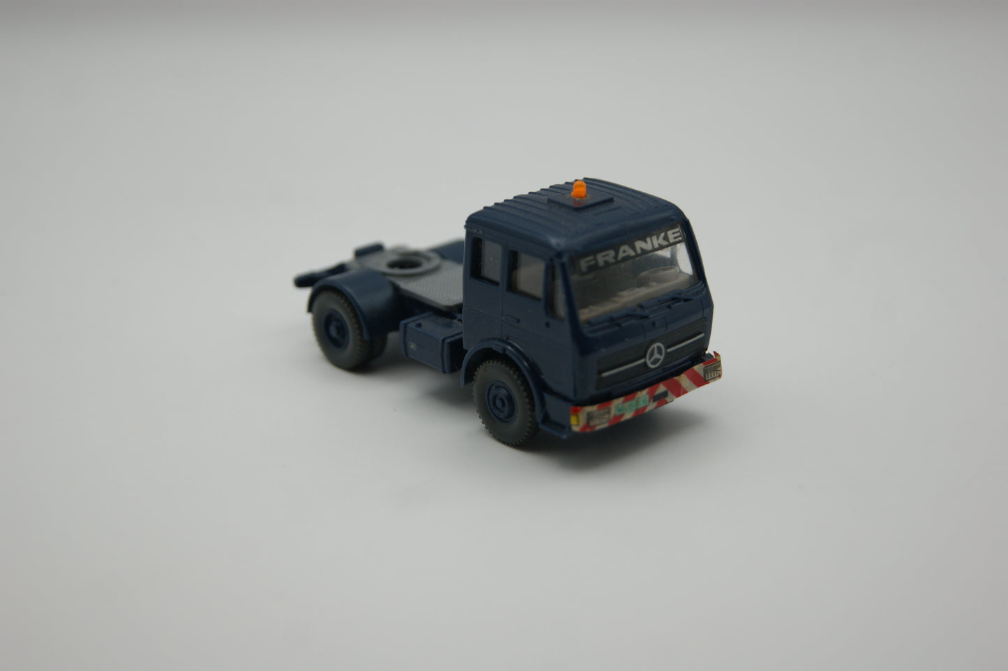 Herpa Mercedes NG Schwerlast Zugmaschine FRANKE blau 1:87 H0