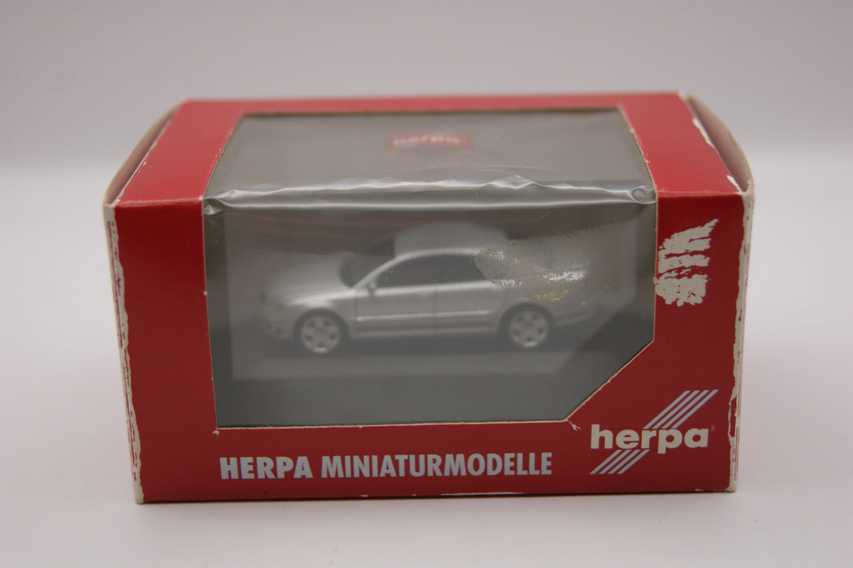 Herpa 101448 Audi A8 D3 Limousine silbermetallic 1:87 H0 OVP