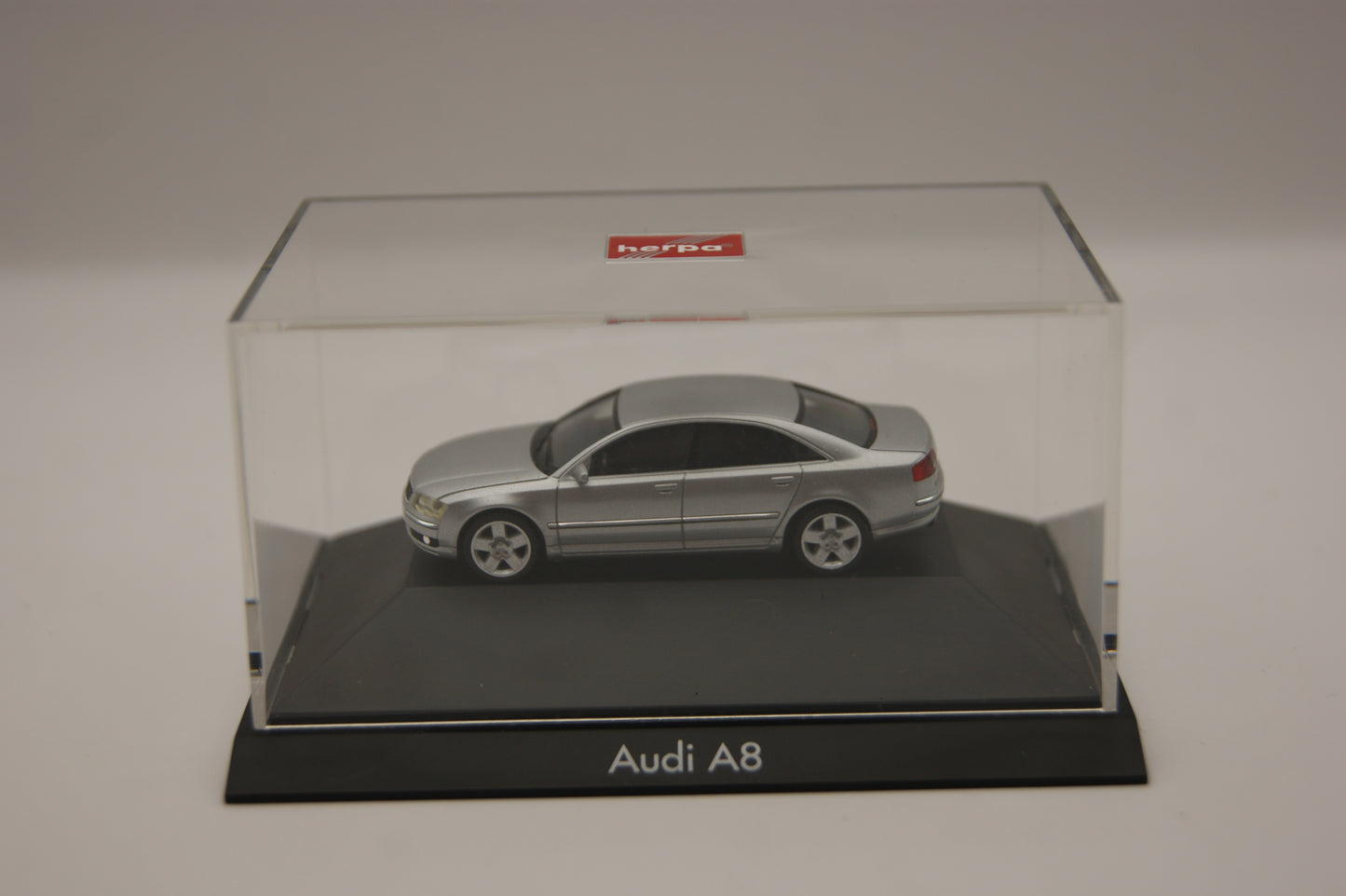 Herpa 101448 Audi A8 D3 Limousine silbermetallic 1:87 H0 OVP