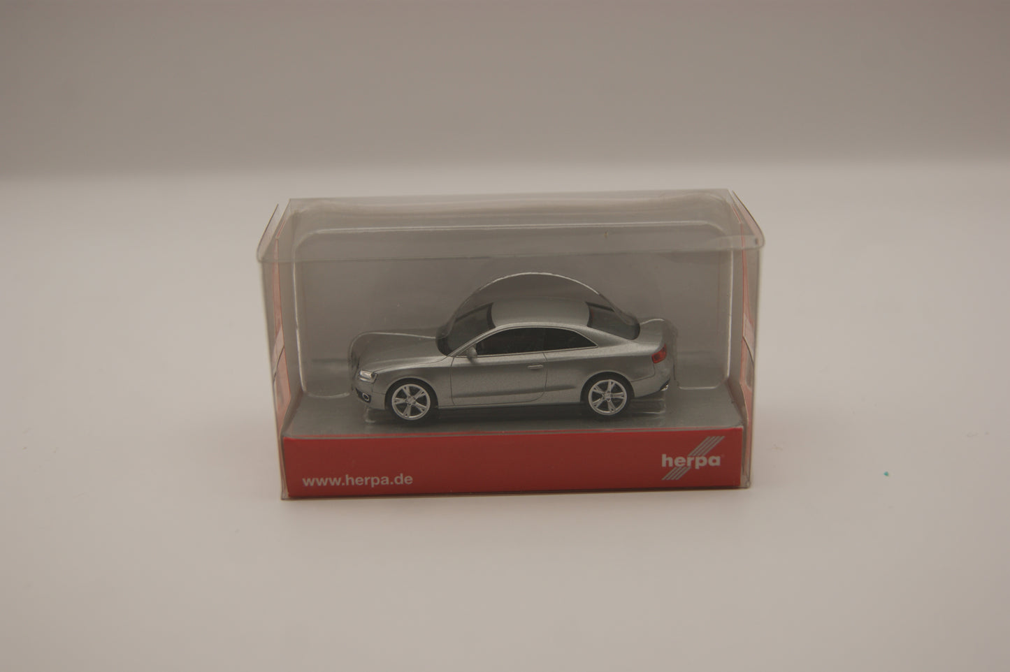 Herpa 033770-002 Audi A5 Coupé 8T Eissilber metallic 1:87 H0 OVP