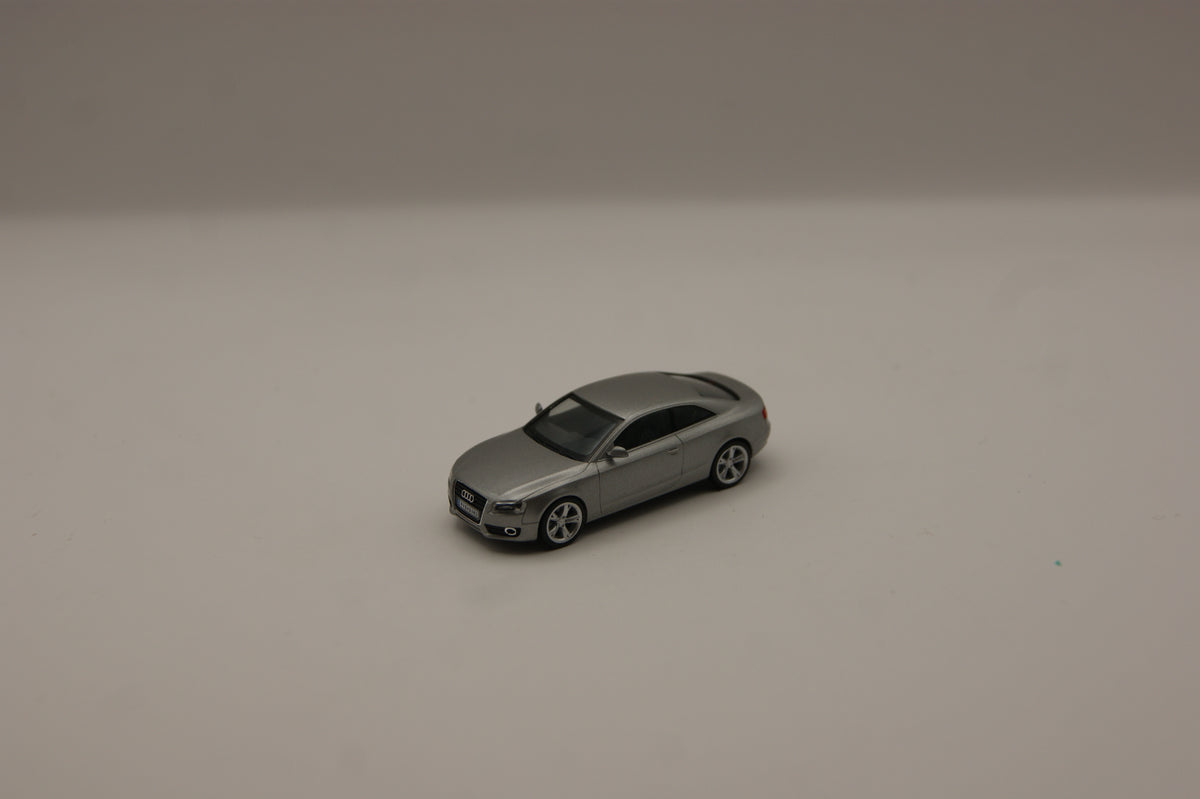 Herpa 033770-002 Audi A5 Coupé 8T Eissilber metallic 1:87 H0 OVP