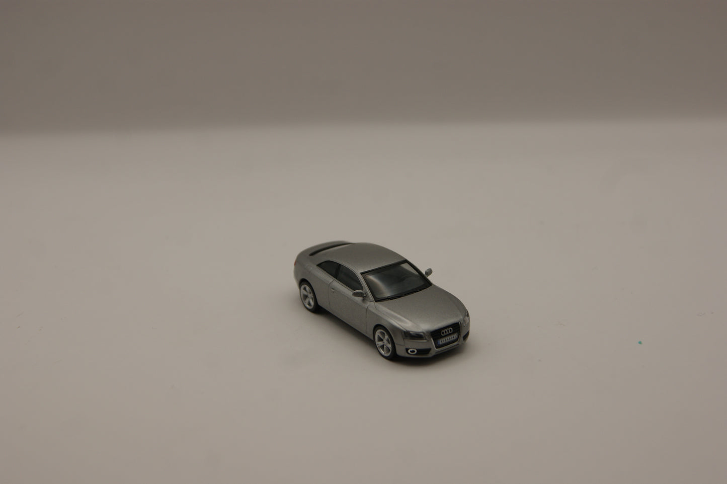 Herpa 033770-002 Audi A5 Coupé 8T Eissilber metallic 1:87 H0 OVP