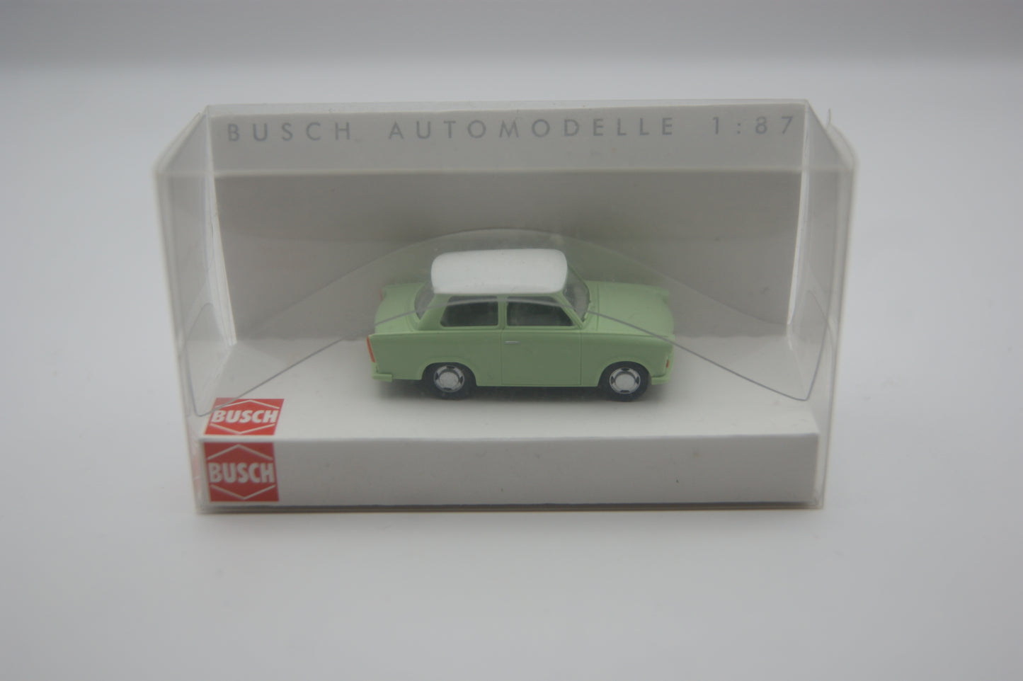 Busch 53106 Trabant P601 Limousine pastellgrün weißes Dach 1:87 H0 OVP