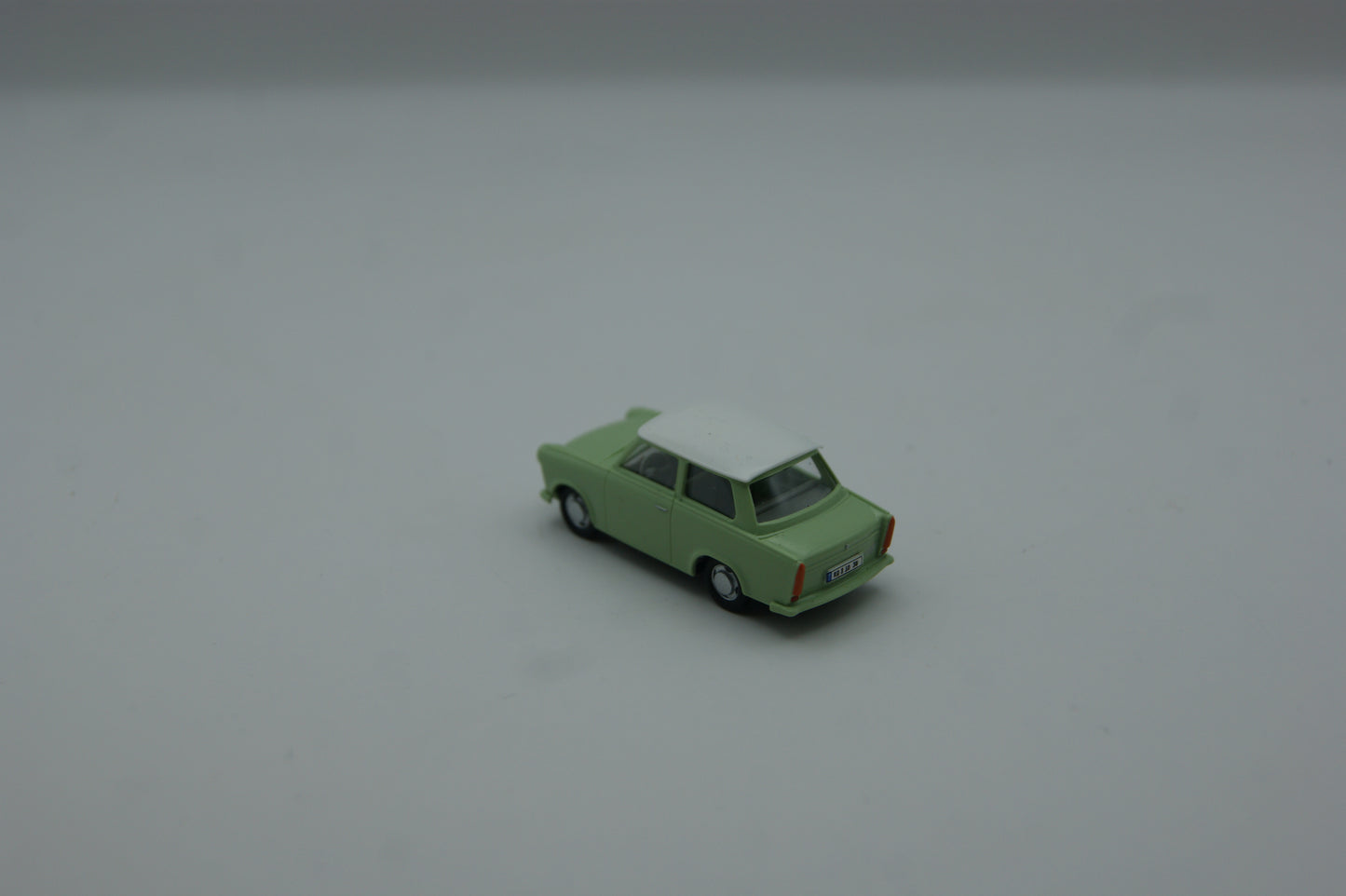 Busch 53106 Trabant P601 Limousine pastellgrün weißes Dach 1:87 H0 OVP