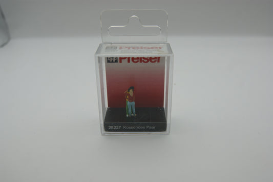 Preiser 28227 Küssendes Paar H0 1:87 handbemalt 2 Figuren OVP
