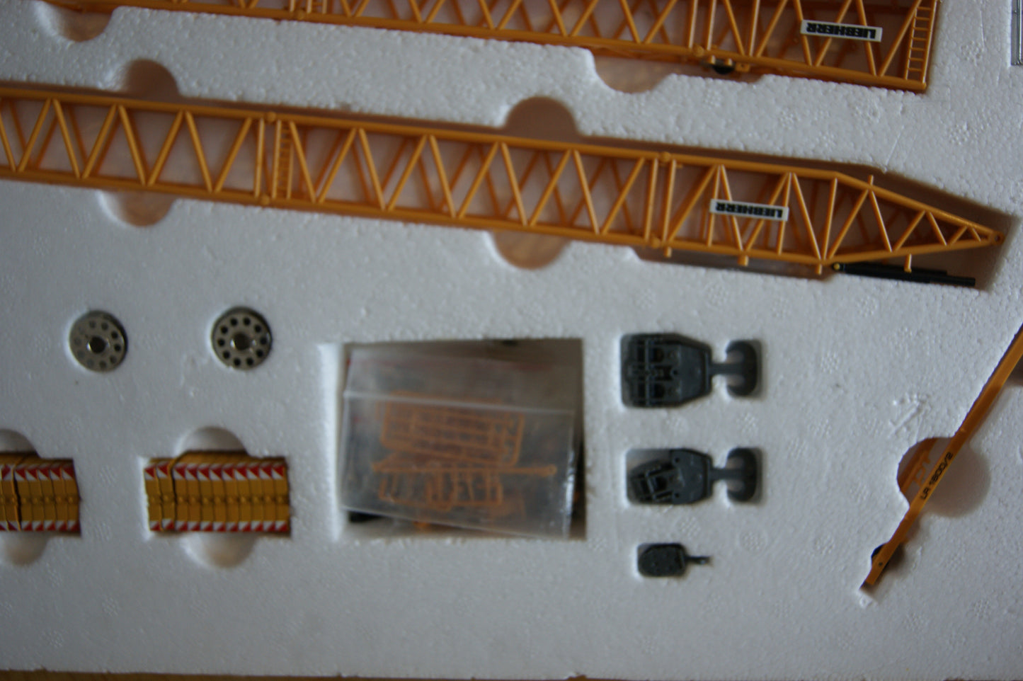 Herpa 303545 Liebherr LR 1600/2 Raupenkran – 1:87 H0 – OVP – umfangreiches Zubehör
