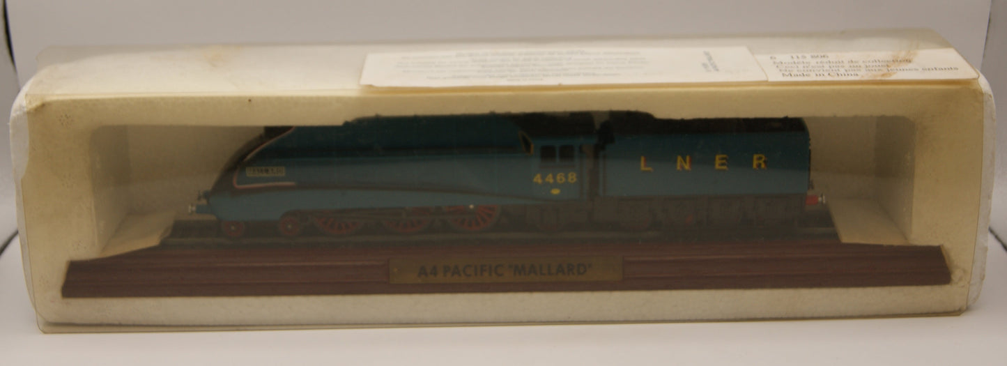Atlas A4 Pacific Mallard 4468 LNER 1:87 H0 Standmodell mit Sockel OVP