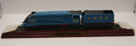 Atlas A4 Pacific Mallard 4468 LNER 1:87 H0 Standmodell mit Sockel OVP