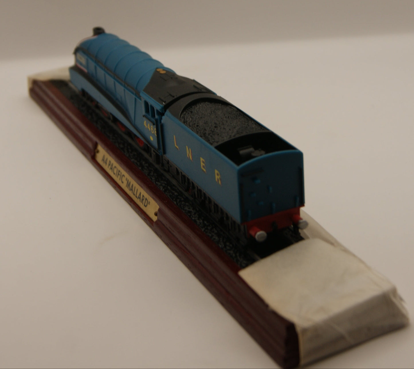 Atlas A4 Pacific Mallard 4468 LNER 1:87 H0 Standmodell mit Sockel OVP