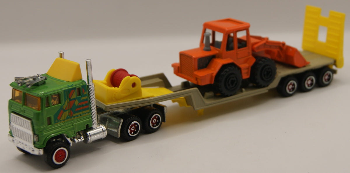 Majorette 602 Ford CL 9000 Tieflader mit Radlader Vintage 1:87 Made in France