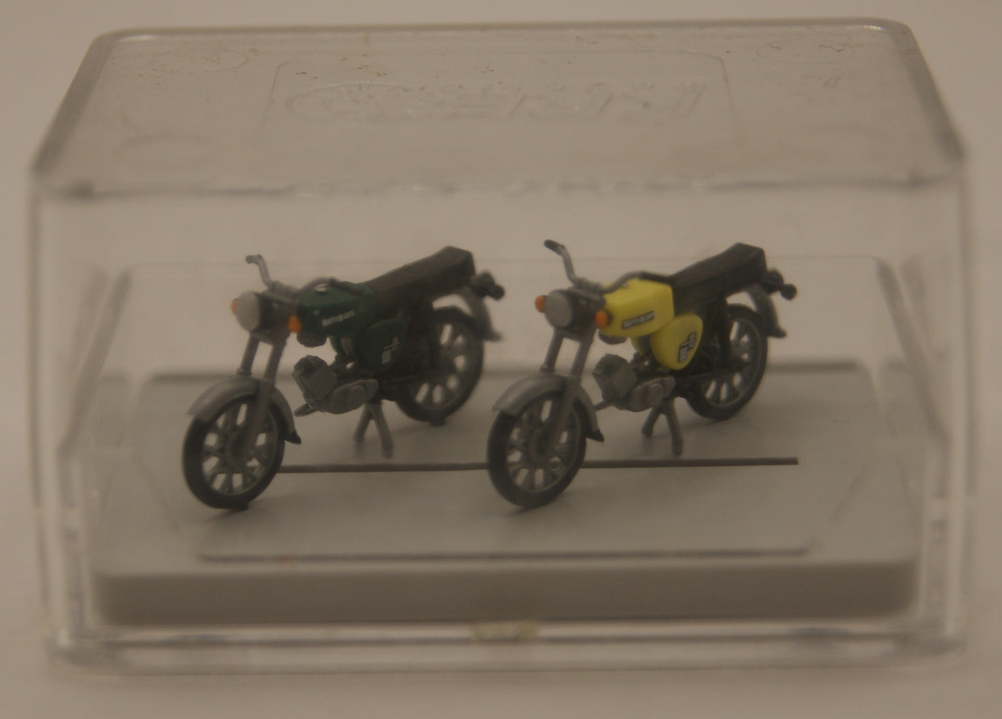 KRES Simson S51 B Motorräder grün & schwefelgelb – 2 Stück H0 1:87 – mit Präsentationsbox
