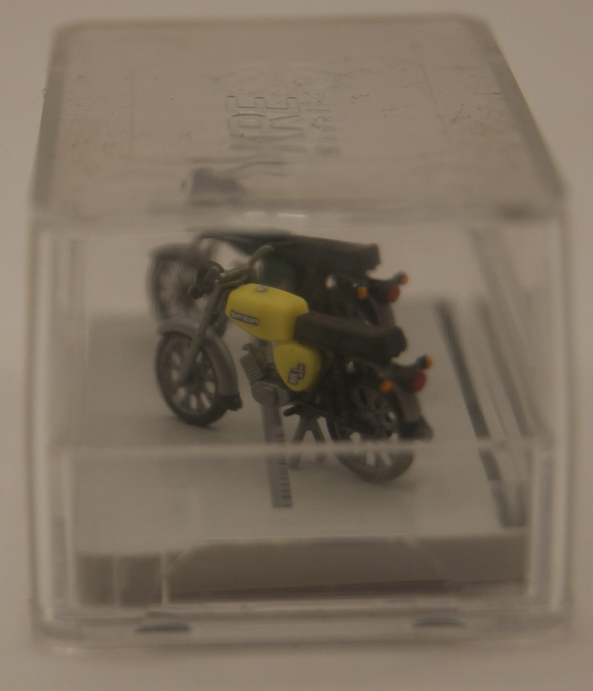 KRES Simson S51 B Motorräder grün & schwefelgelb – 2 Stück H0 1:87 – mit Präsentationsbox