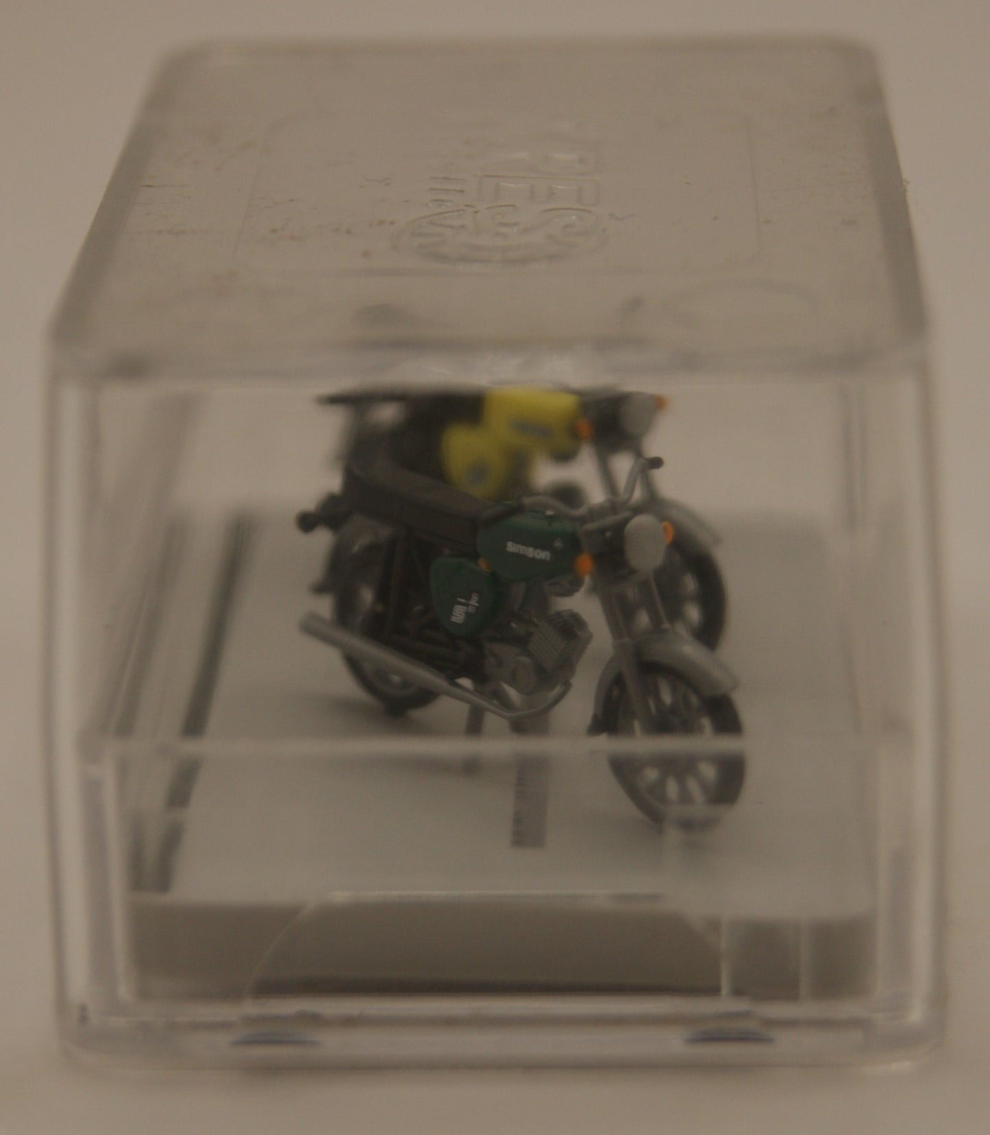 KRES Simson S51 B Motorräder grün & schwefelgelb – 2 Stück H0 1:87 – mit Präsentationsbox
