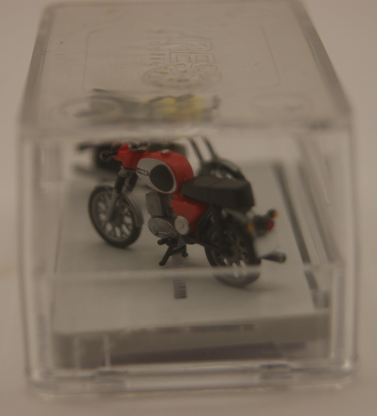 KRES 10261 MZ TS 250 / TS 150 Motorräder rot & gelb – 2er Set H0 1:87 – mit Originalbox