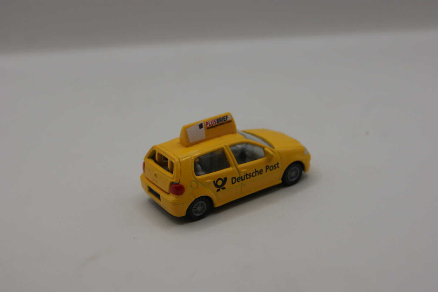 Siku 1370 VW Polo 6N2 Deutsche Post Plusbrief gelb ca. 1:55