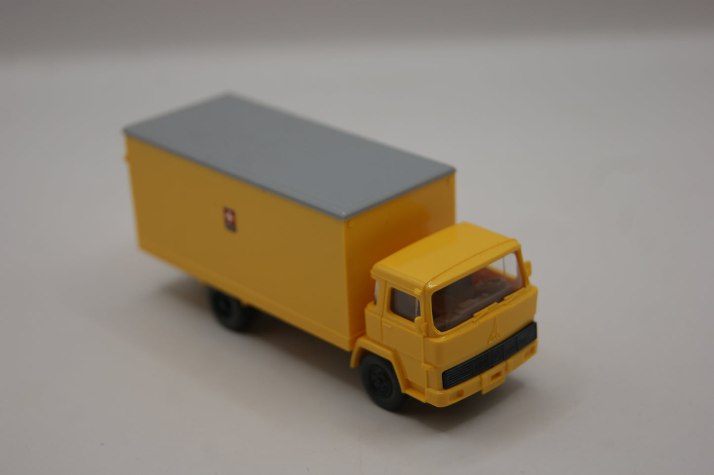 Wiking Magirus Deutz Koffer-LKW Schweizer Post PTT gelb H0 1:87