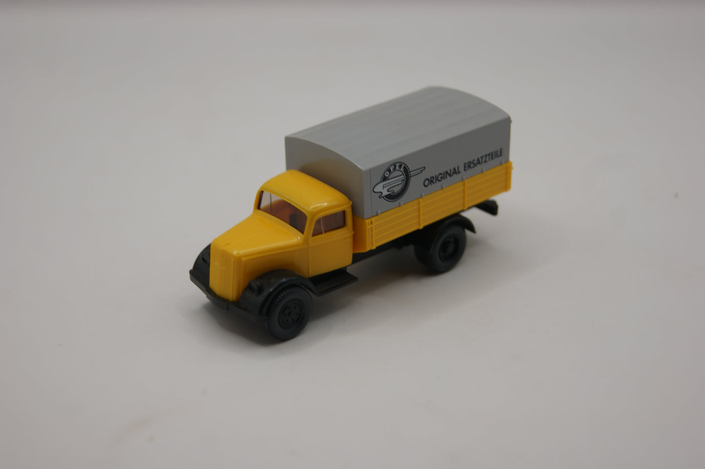 Wiking 84001 Opel Blitz Pritschen-LKW „Original Ersatzteile“ gelb/grau H0 1:87 mit OVP