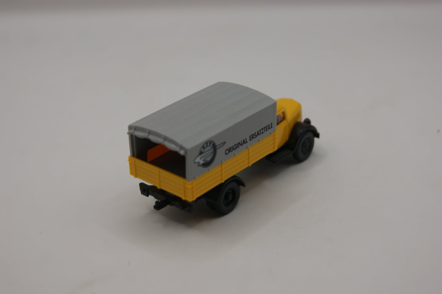 Wiking 84001 Opel Blitz Pritschen-LKW „Original Ersatzteile“ gelb/grau H0 1:87 mit OVP